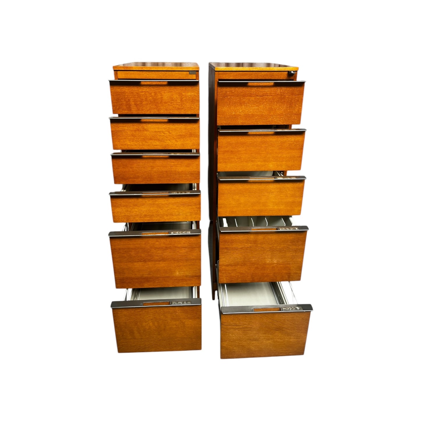 Zwei vintage Schränke