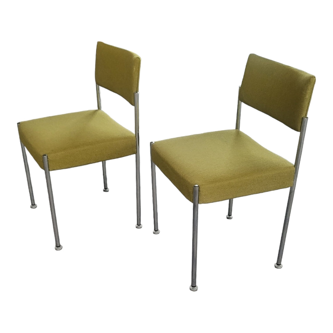 Set von zwei Stühle