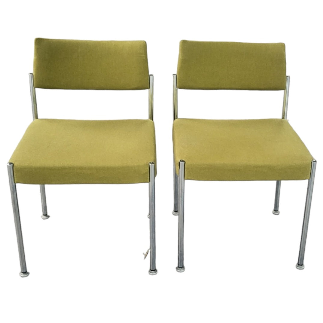 Set von zwei Stühle